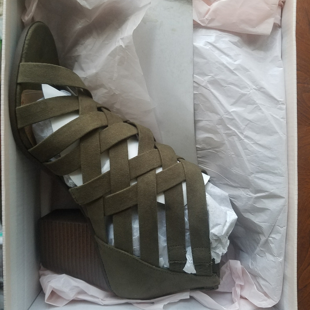 Size 11 short heel sandles